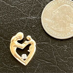 14kt Gold Mother/child pendant ex condition